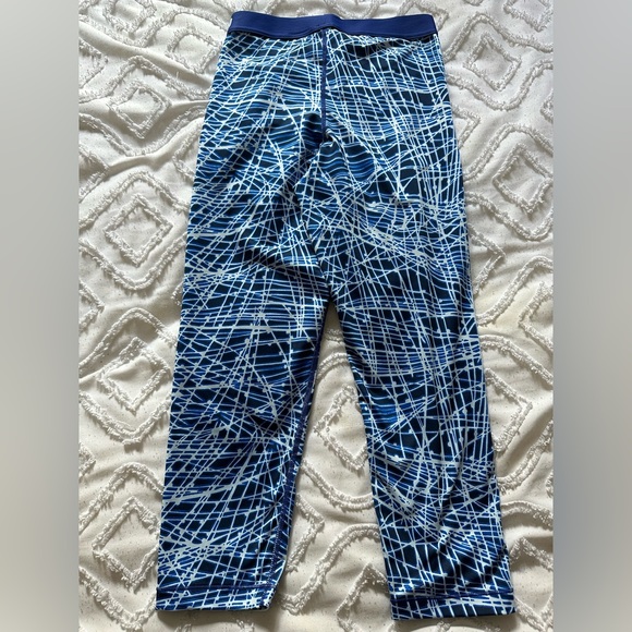 Women’s Nike Pro cropped leggings - Picture 4 of 5